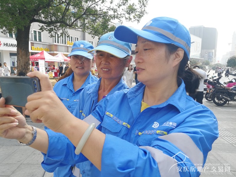 2254394911135426.jpeg 環(huán)衛(wèi)工人.jpeg