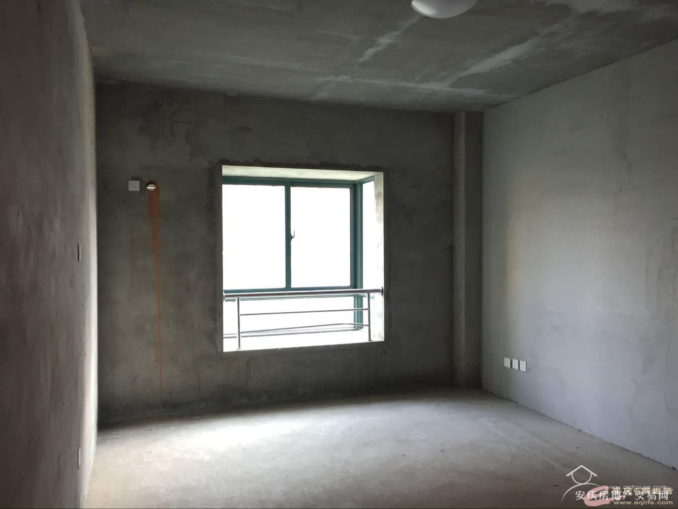 國(guó)瑞花苑毛坯房整體出租